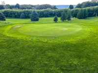 Golf, Outdoor Bar, Restaurant - The Cozy Cabin Hotele w: Otisco