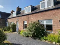 Owl Cottage, in Rural Farm Location with Games Room Hotels in Jedburgh