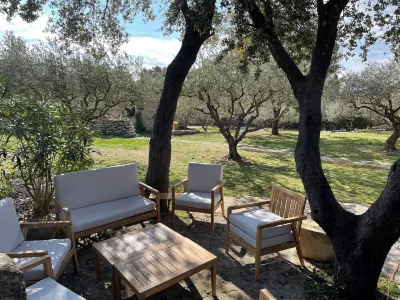 Stone Mas Galinelle in Gordes, 7 rooms, sleeps 12/14 Hotels in der Nähe von Town View Point Gordes