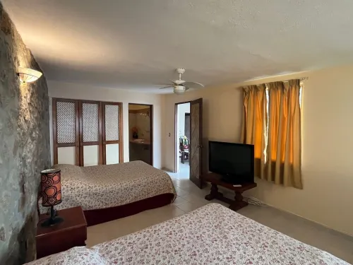 Resting villa overlooking Acapulco Bay