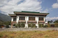 Karmaling Homestay caters as both a private room and serviced apartment A Hotels in 