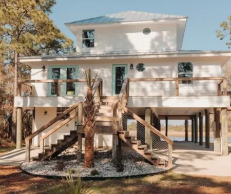 Boater’s Paradise! Waterfront 4/2 with deep water dock! Easy access to beaches!