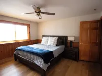 Cozy 3-bedroom cabin in charming Crosslake with WiFi and AC Hotels in Crosslake