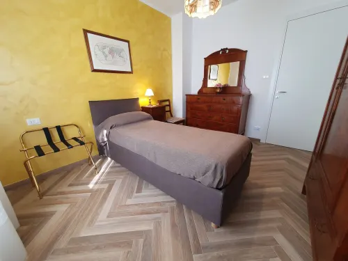 Locazione Glicine with 3 rooms for 4 guests with private parking and garden. Hotels in Belluno