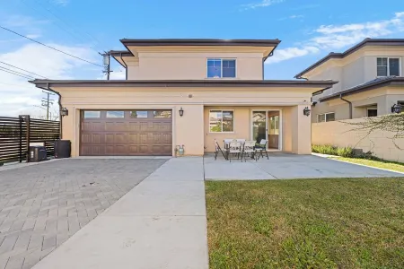 4 New Construction in 2024 luxury home 4B/4.5B