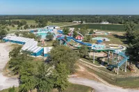 Charming 2-bedroom cabin near Jellystone Park, Spaulding boat ramp and more! Các khách sạn ở Xã Saline