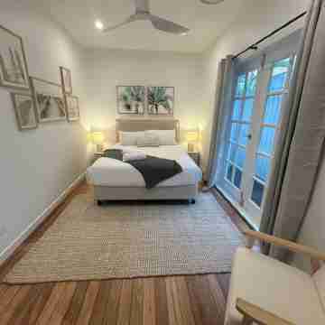 Genoa Beach House. - where coastal charm meets ultimate comfort. Pet friendly Rooms