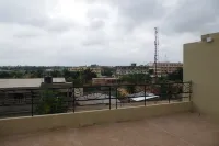 Le Samourai - Entire Modern House in Zanguera near UCAO, Lome with Free WiFi