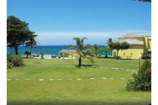 THE COZY HOUSE TWO, 3 BEDROOM BEACH FRONT Hotéis em 