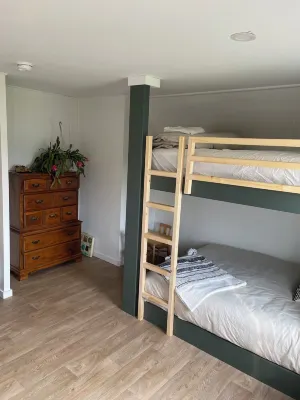 Chalet Vue sur l'Orignal magnificent mountain views 5 minutes from the slopes 拉克埃奇曼酒店