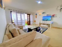 2-bedroom apartment in charming Mombasa with fitness room, WiFi, AC