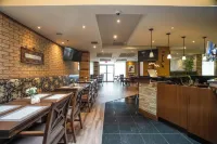 Monte Carlo Inn Airport Suites - breakfast