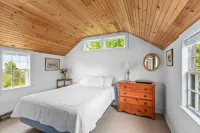 Charming Honeymoon Cottage on 18-acre Wooster Farm owned by Frank Benson