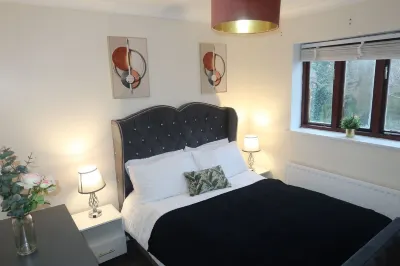 Cozy 3-bedroom home in Milton Keynes with free parking and WiFi Hotels near Thrift Farm
