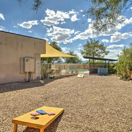 Large 7-bedroom, 4-bath house in NW Tucson - Pool, Pool Table, Sleeps 14+