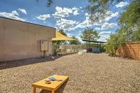 Large 7-bedroom, 4-bath house in NW Tucson - Pool, Pool Table, Sleeps 14+