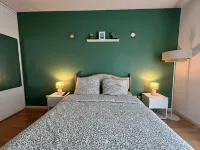 Small 2P cocoon with swimming pool and private parking! Hotels in Touques