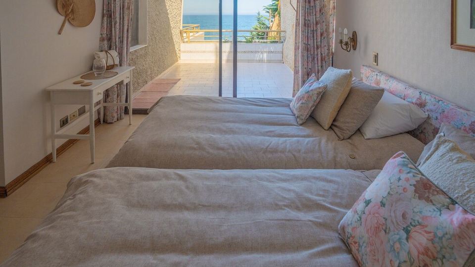 Excellent apartment with ocean views on the first line