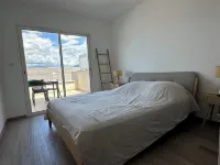 Apartment 84m2- 3 bedrooms - terrace 34 m2 - beach, restaurants on foot - parking