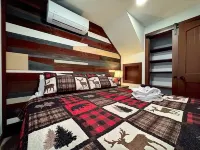 Brand New! Lake Chatuge Tiny Home in the Heart of Hiawassee