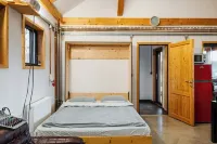 Enchanting Villa near lake with outside HotTub Hotels in Rasnov