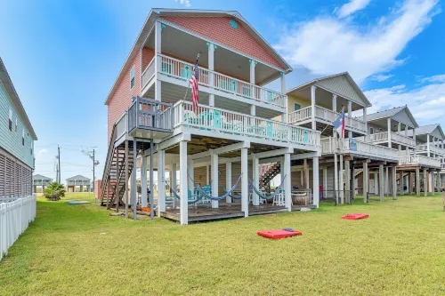 Sea Shell Chalet Oceanfront Surfside Beach Gem - WiFi