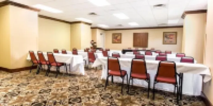 Grand Plaza Hotel & Conference Center