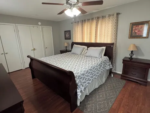 3-bedroom House in Cozy Mundelein with Private Patio and Grill Hotels in Mundelein