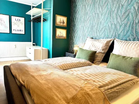 New pet-free non-smoking apartment 300 m from the beach