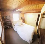 Mountain Vista Hideaway: Glamping in Your Own Private Treehouse