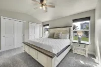 Modern 5Br/3BA Luxury Home,Movie Nights & Comfort Hotels in Evans