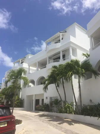 Film Stars and Politicians Vacation Spot in the SUN!!