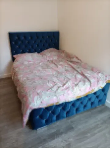 Spacious one bedroom & Living Room family apartment - non smoker