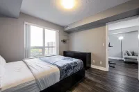 1 BDRM w pool. Perfect location. Free parking Hotels in Etobicoke