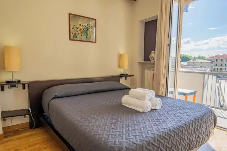Vacation House Genoa Pegli - car parking - 2 steps from the sea Отели в г. Pegli