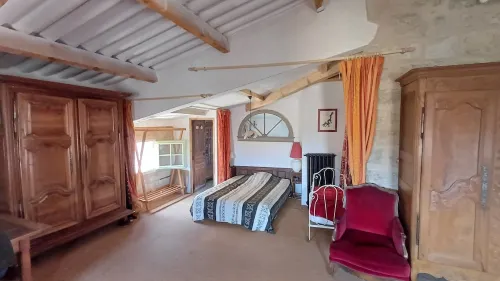 House, gîte, apartment, private mansion with character historic center Pézenas