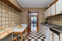 Apt 3H : Spacious and Cozy : Ideal for Families Hotels near Regatón Beach