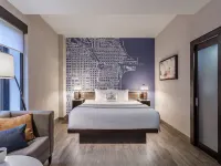 Cambria Hotel Chicago Loop - Theatre District Hotels near Picasso Statue
