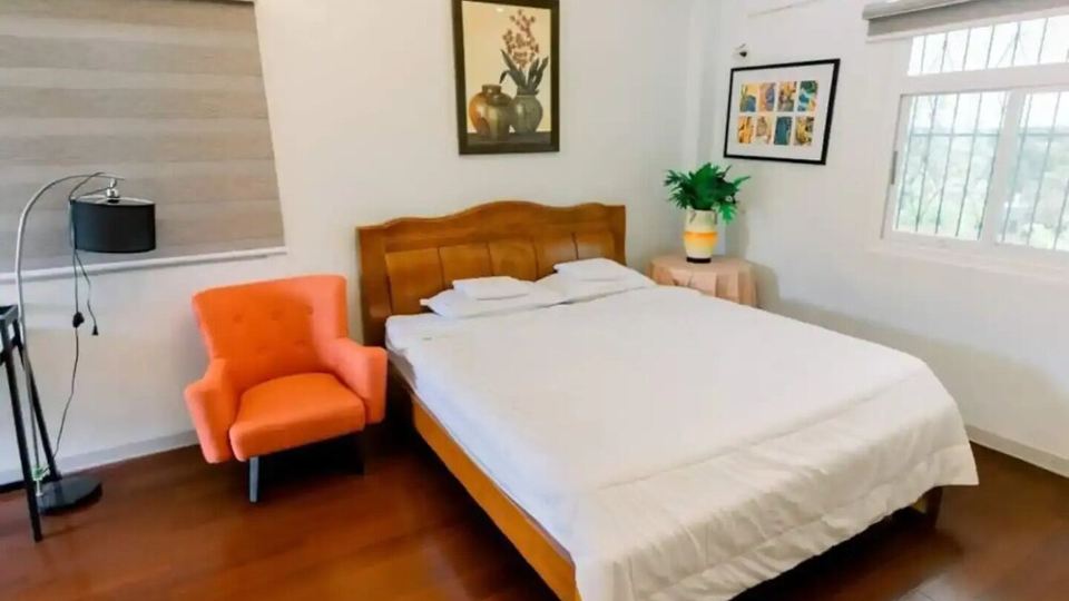 Charming 3 bedroom boutique, bathtub, 180sq.meters