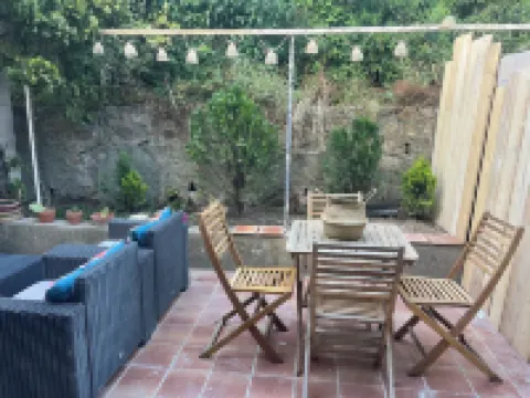 House + terrace in chic jungle setting on a charming peninsula Hotels in Saint-Mandrier-sur-Mer