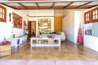 Ca la Goyi: swimming pool, games room, petanque, table soccer, ping-pong... All in one. Hotels in Caldes de Malavella