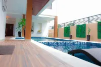 TJM Hot Spring Villa 1, a spacious 5-bedroom, with WiFi, AC in serene Los Baños - Villas