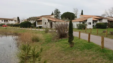 En Camargue Charmante Petite Maison Dans Résidence Calme et Sécurisée