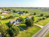 The Little Lyla House - Cute home in Waxahachie on almost an acre!