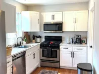 Cozy Modern Luxury 3 BDR Condo near NYC WiFi, free parking in lovely East Orange イースト・オレンジのホテル