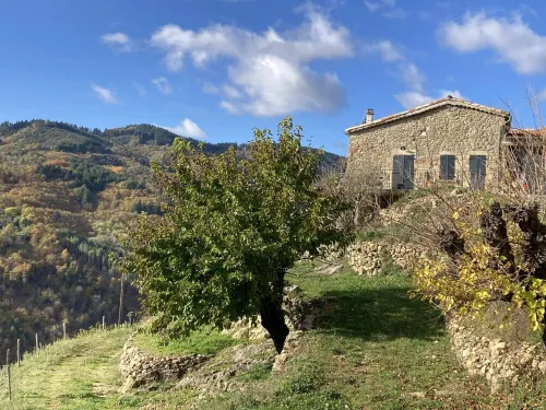 Pretty house in southern Ardèche with view, in Cévennes hamlet Hotel di Lentilleres