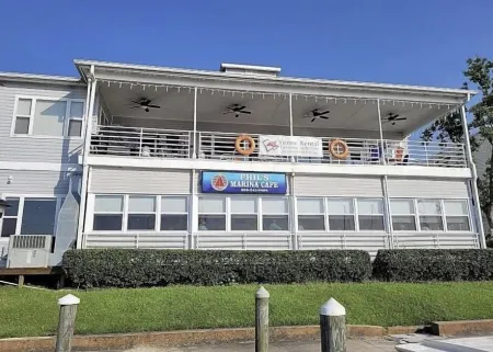 Waterfront, Amazing sunset overlooking pool.