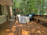 Cozy, Stylish 3-Bedroom Mid-Century Chalet in Pocono Pines' Lake Naomi