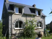 Maison Familiale en Bretagne Hotels in Lanloup
