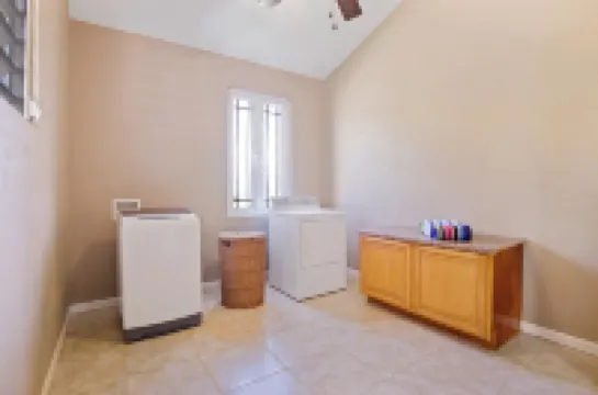 House of E.V.A, a charming, spacious place to relax and unwind. Hotels in The Valley